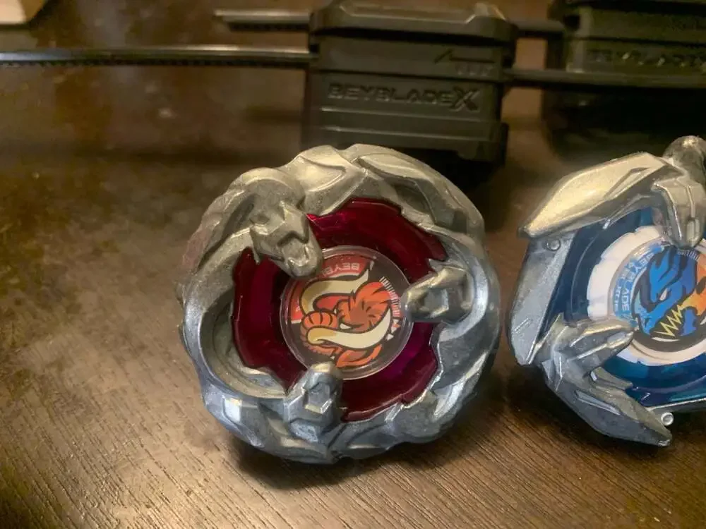 Beyblade X Xtreme Battle Set with Beystadium Arena 4-60R and 3-60T